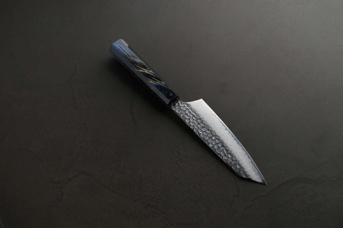 堺孝行|33層ダマスカス樫漆|剣型三徳包丁|160mm|彩石