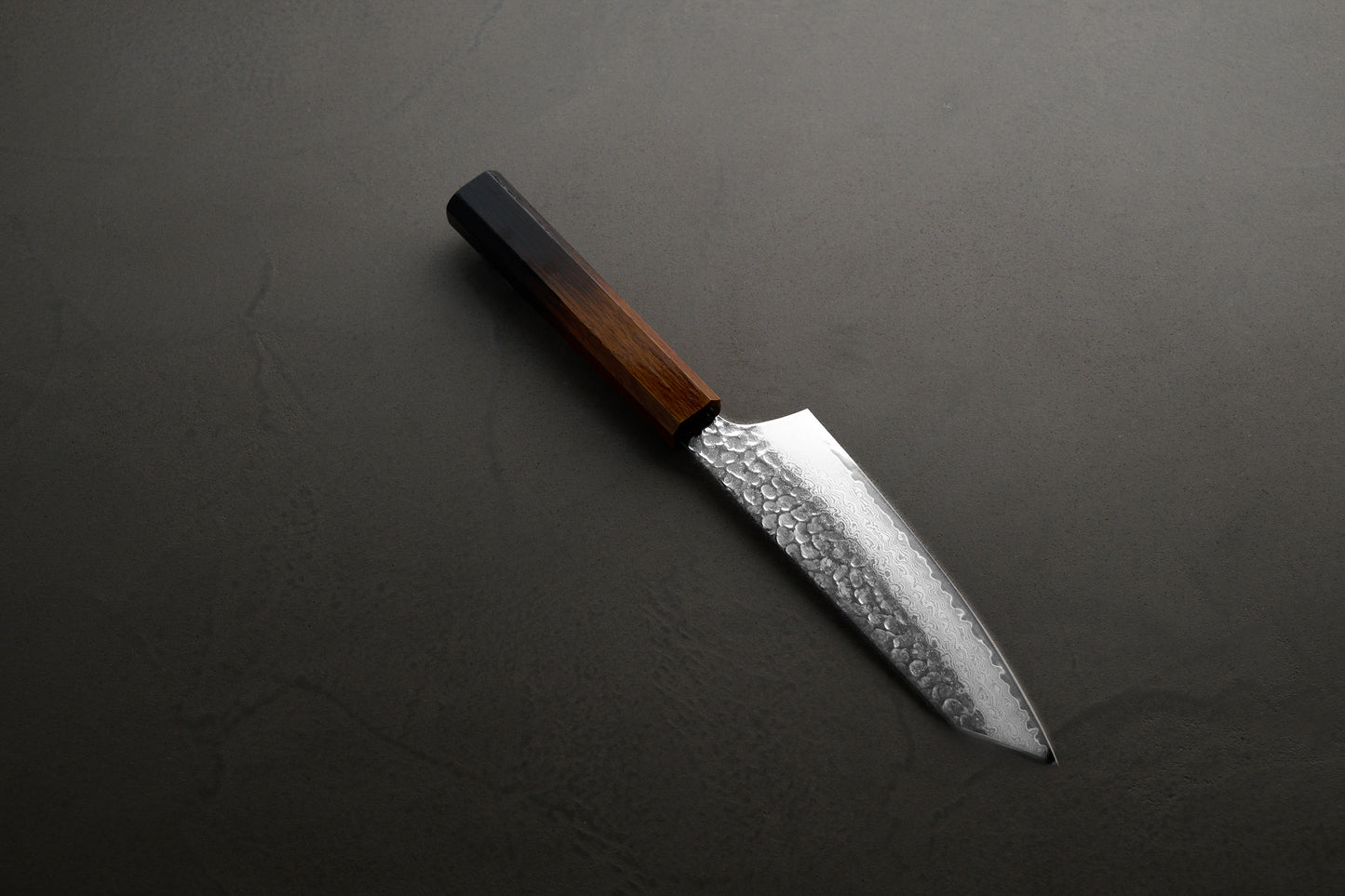 堺孝行|33層ダマスカス樫漆|剣型三徳包丁|160mm|焼漆莉