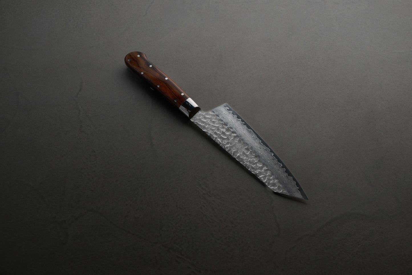 堺孝行|33層槌目ダマスカス杉原モデル|剣型三徳包丁|160mm|デザートアイアンウッド
