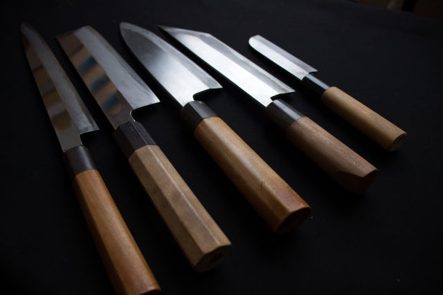 魚を捌く包丁とは？「出刃」と「柳刃」、初心者・用途別におすすめを紹介